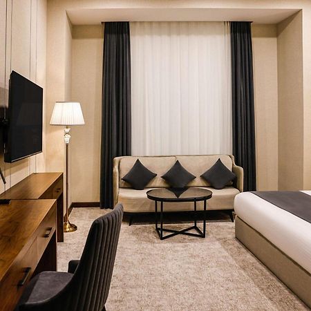 Wyndham Garden Tashkent Hotel Exterior photo