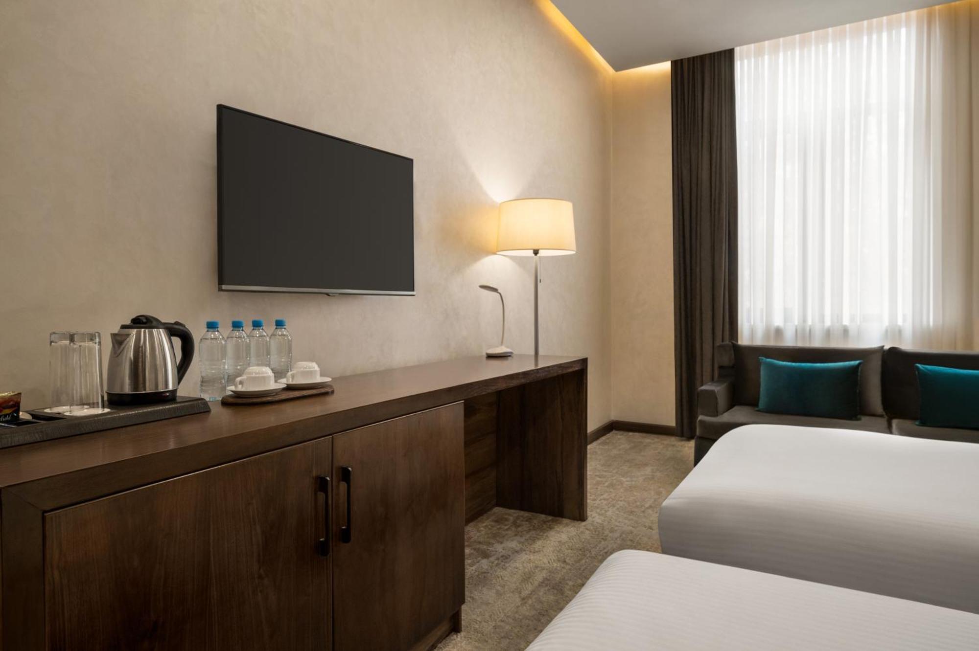 Wyndham Garden Tashkent Hotel Exterior photo